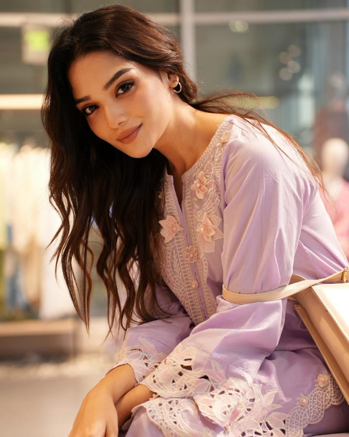 Pakistan Romesa 10 Pakistani Actors Spotted Online & Now Shining On Television ...