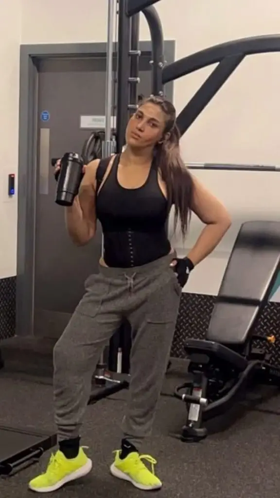 Sana Nawaz’s Bold Gym Video Stirs Controversy