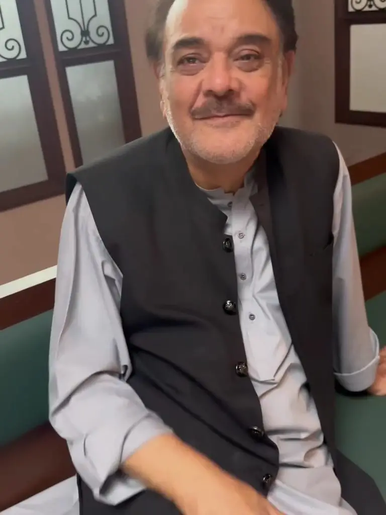 Saba Qamar Shares Star-Studded Pictures From Case No 9 Set