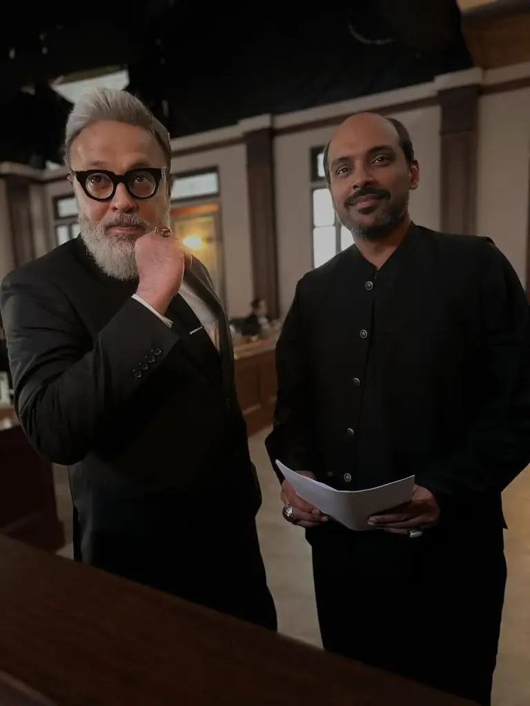 Saba Qamar Shares Star-Studded Pictures From Case No 9 Set