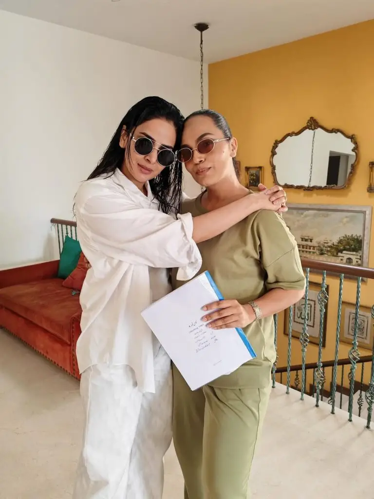 Saba Qamar Shares Star-Studded Pictures From Case No 9 Set