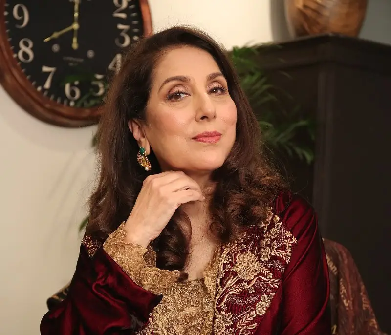 Samina Peerzada’s Educated Reply To Sarah Khan & Saima Qureshi