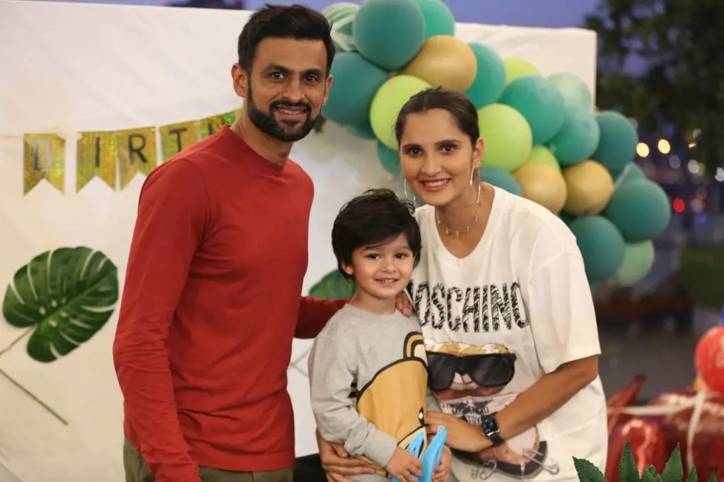Pakistanis Slam Sania Mirza For Supporting War