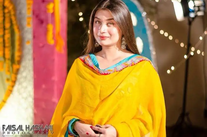 Sarah Omair Narrates Dramatic Love Story with Director Mohsin Talat