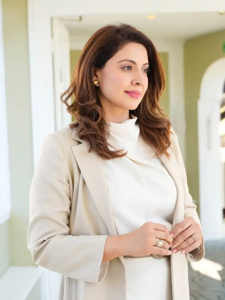 Sidra Iqbal’s Opinion On Increasing Extra-Marital Affairs