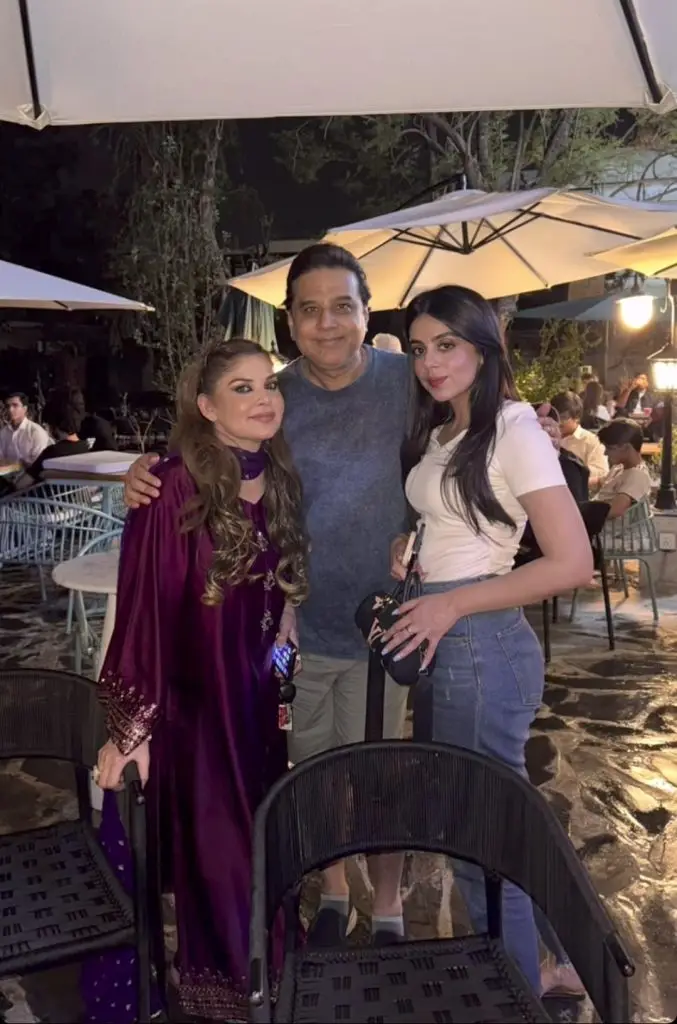 Celebrities Spotted at a Star Studded Dinner in Islamabad