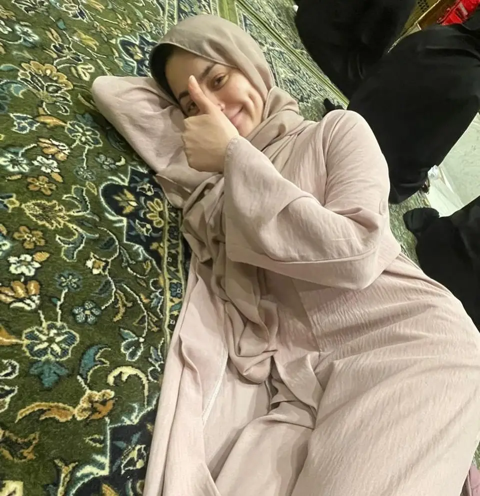 Hania Aamir’s Modelling After Hajj Ignites Severe Public Backlash