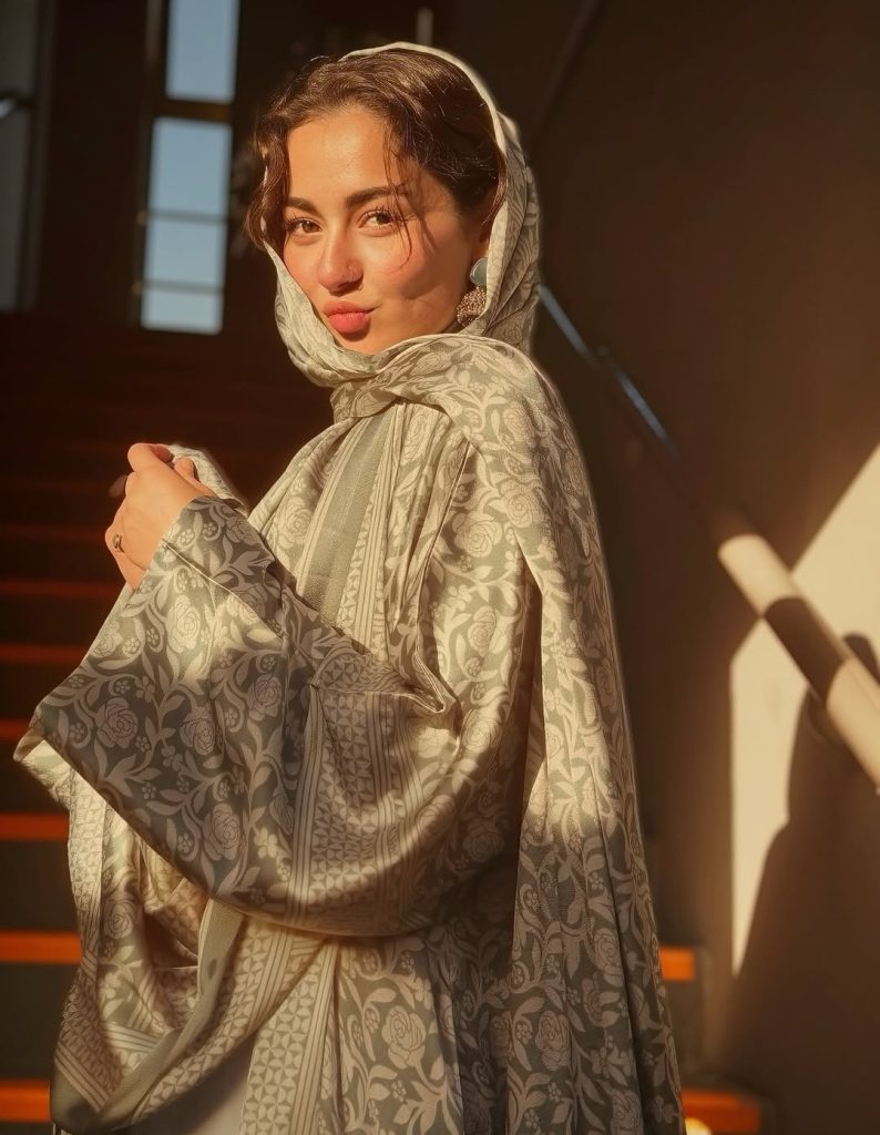 Hania Aamir Explores Saudi Arabia After Hajj