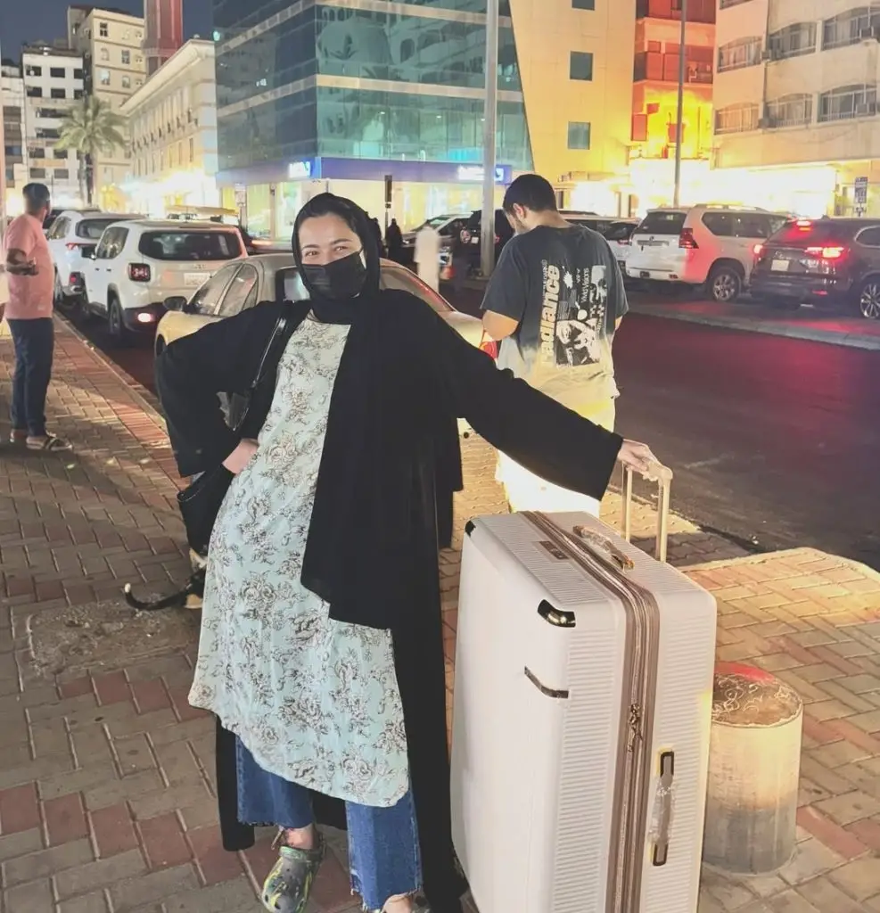 Hania Aamir’s Modelling After Hajj Ignites Severe Public Backlash