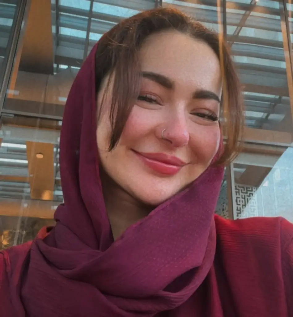 Hania Aamir Explores Saudi Arabia After Hajj