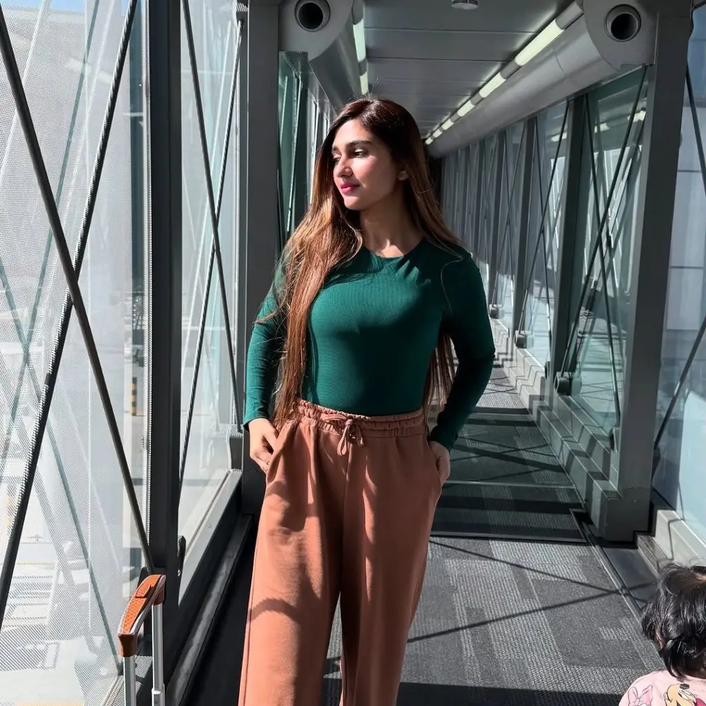 Hassan Ali Enjoys Serene Family Vacation in the UK