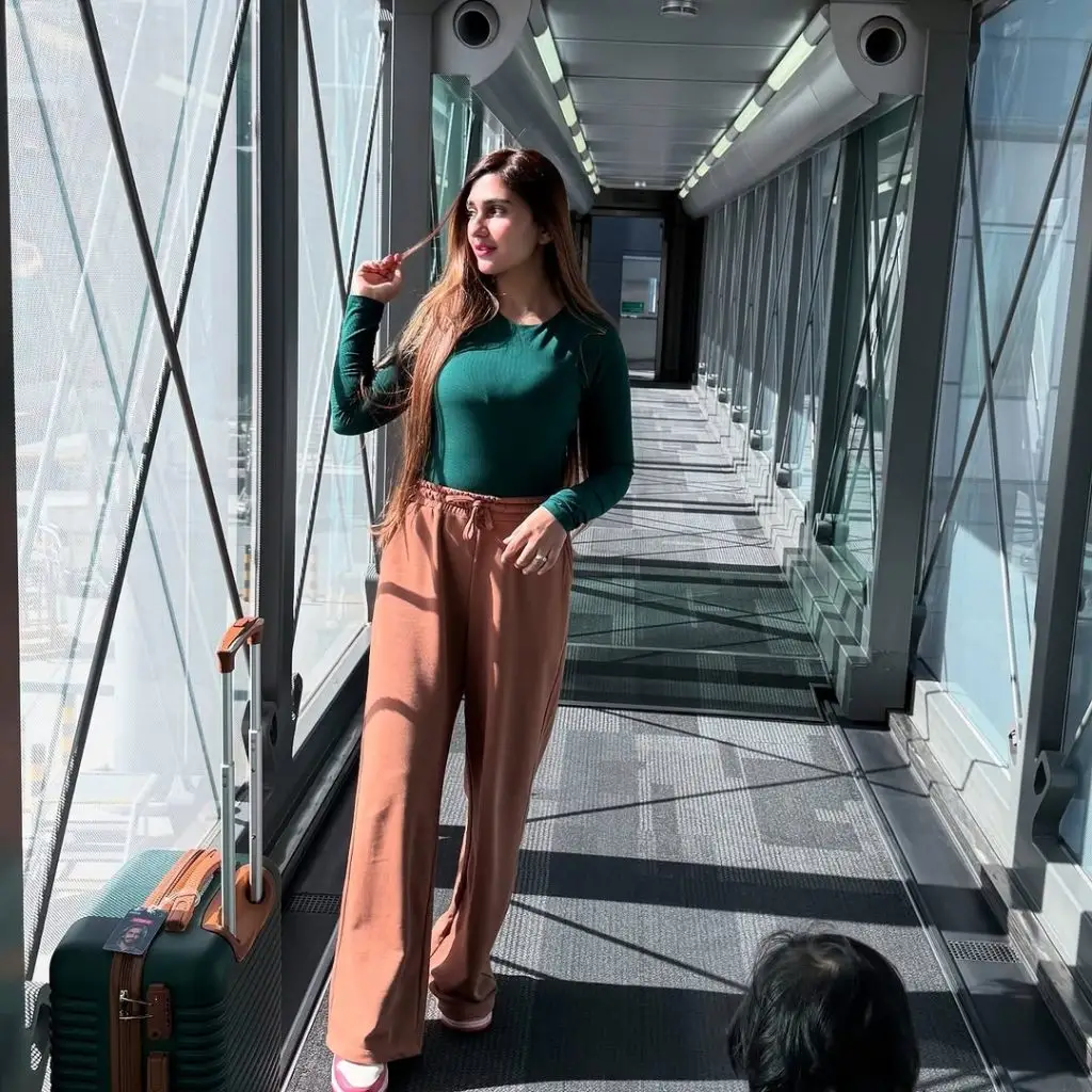 Hassan Ali Enjoys Serene Family Vacation in the UK