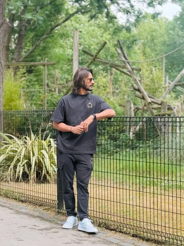 Hassan Ali Enjoys Serene Family Vacation in the UK