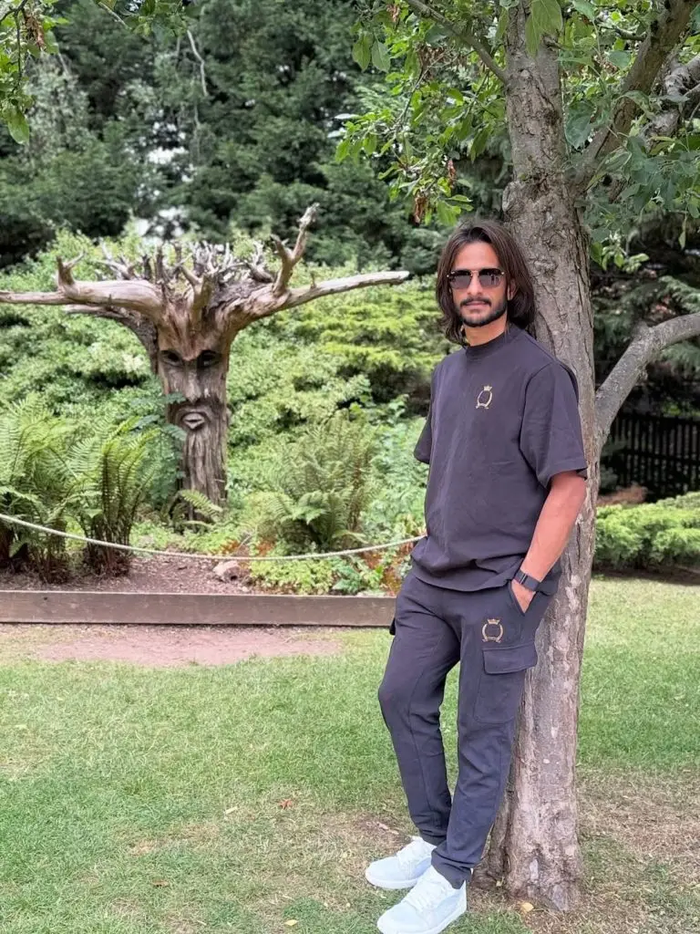 Hassan Ali Enjoys Serene Family Vacation in the UK