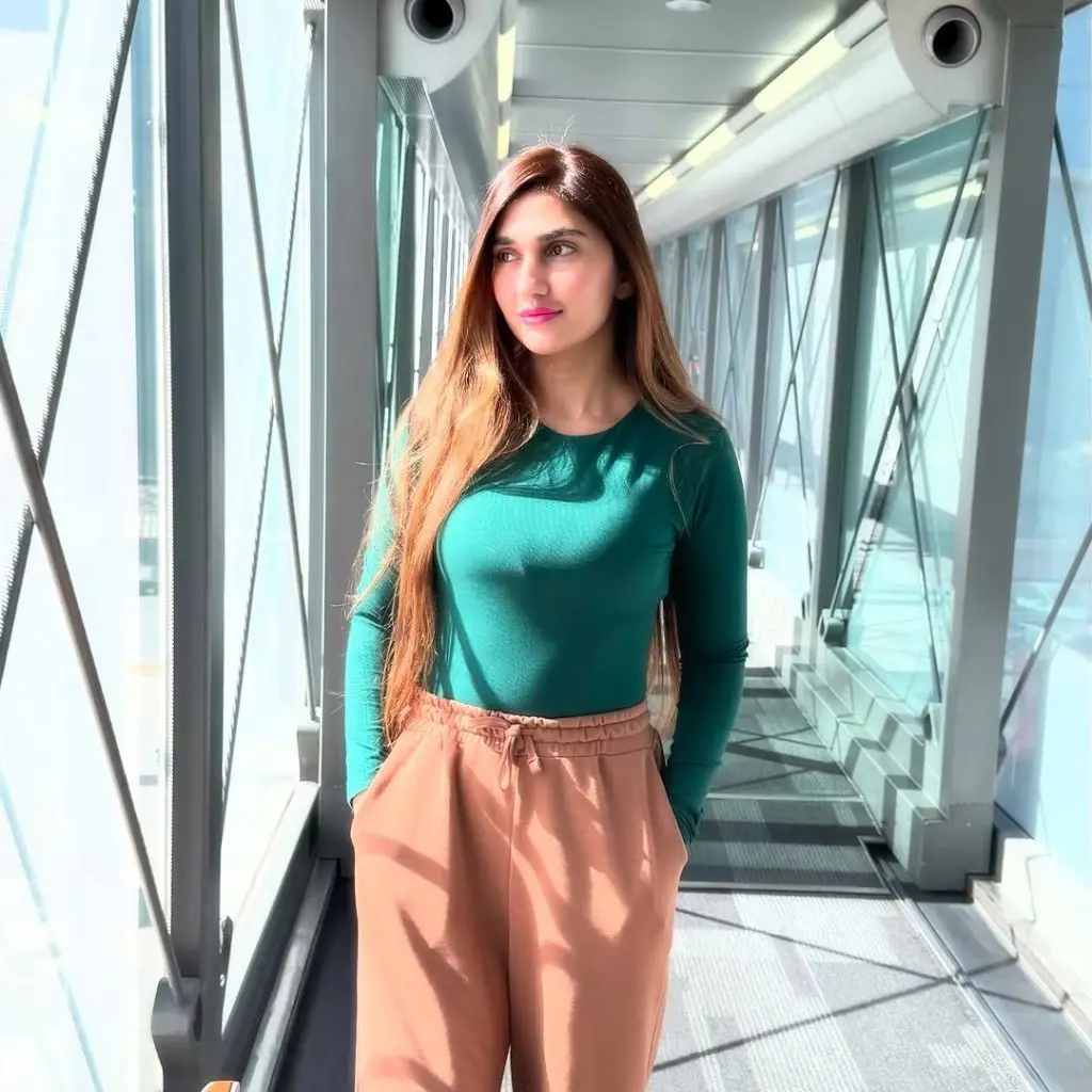 Hassan Ali Enjoys Serene Family Vacation in the UK