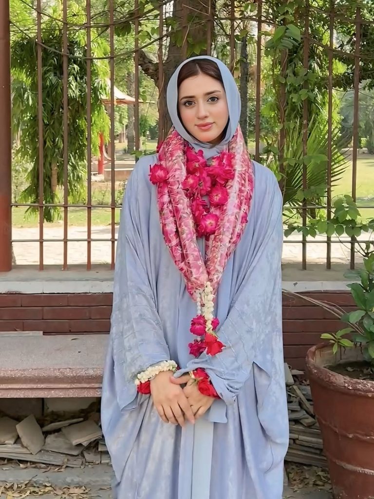 Jannat Mirza and Her Family Embark on the Sacred Hajj Journey