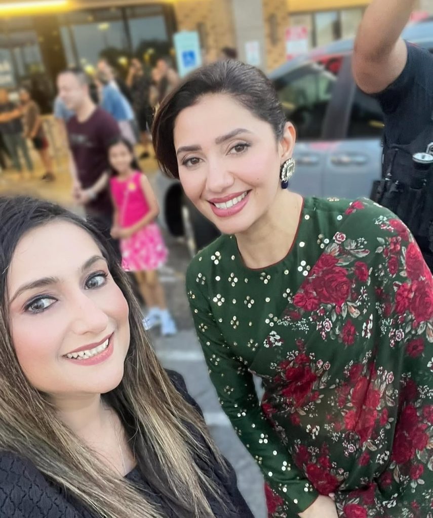 Mahira Khan’s Heartwarming Interactions with Fans
