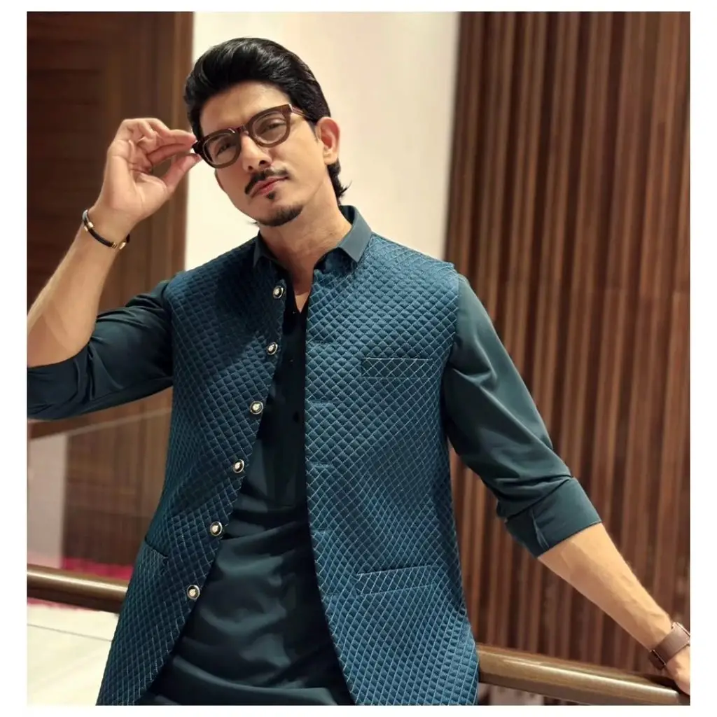 Pakistani Celebrities’ Pictures from Eid Ul Azha Day 3