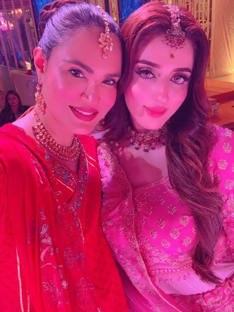 Rabeeca Khann & Hussain Tareen Mehndi and Qawali Night Pictures