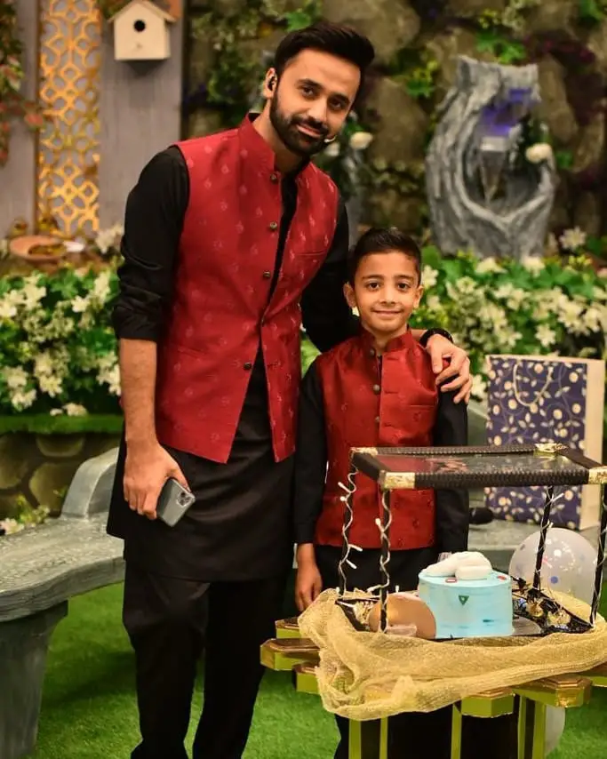 Waseem Badami Shares Bond With His Son