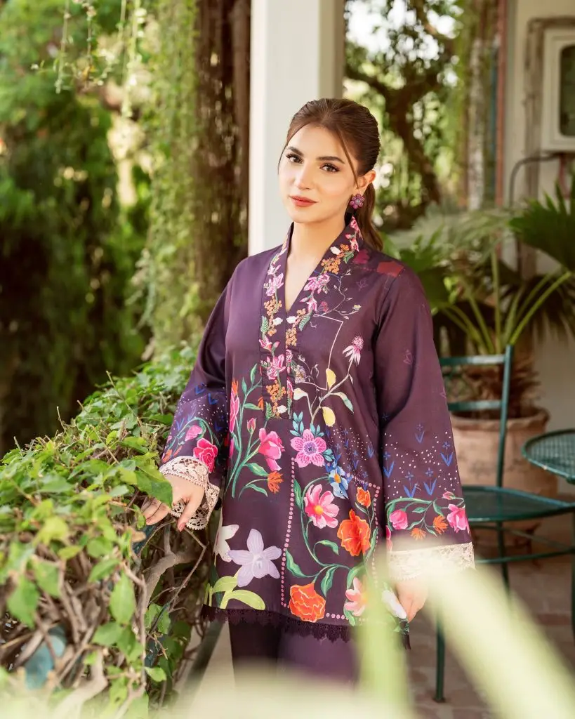 Dananeer Mobeen Enjoys Vacations In Thailand With Mother