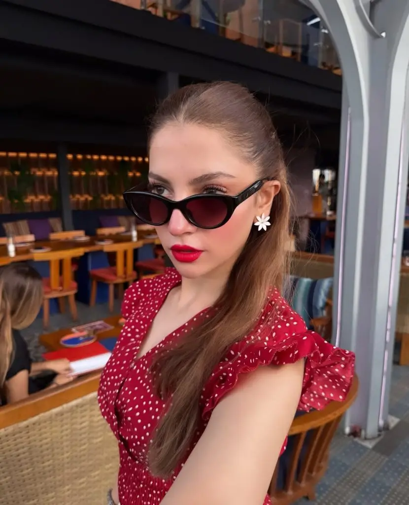 Dananeer Mobeen Enjoys Vacations In Thailand With Mother