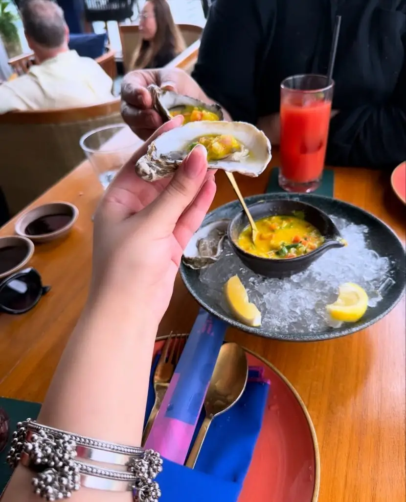 Dananeer Mobeen Enjoys Vacations In Thailand With Mother