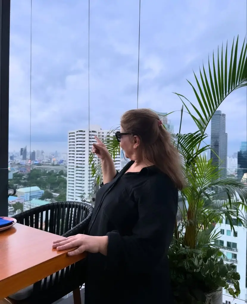 Dananeer Mobeen Enjoys Vacations In Thailand With Mother