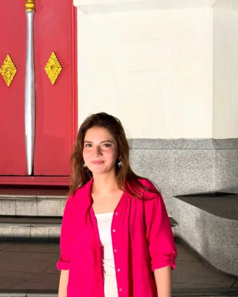 Dananeer Mobeen Enjoys Vacations In Thailand With Mother