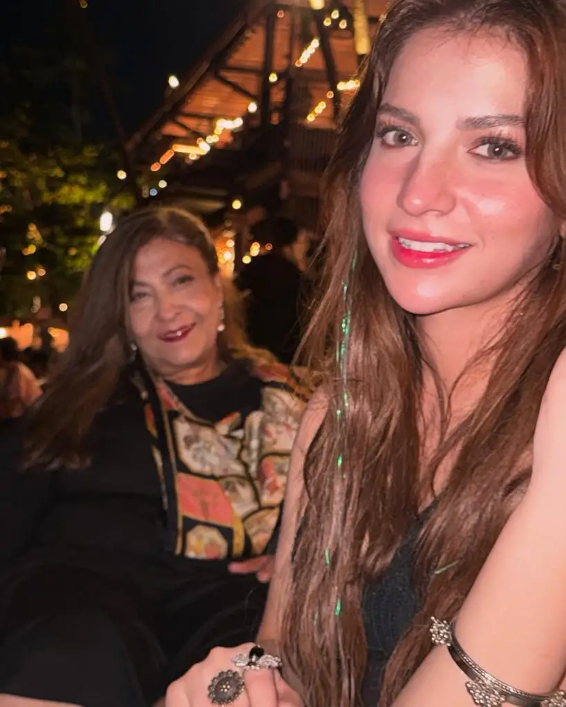 Dananeer Mobeen Enjoys Vacations In Thailand With Mother