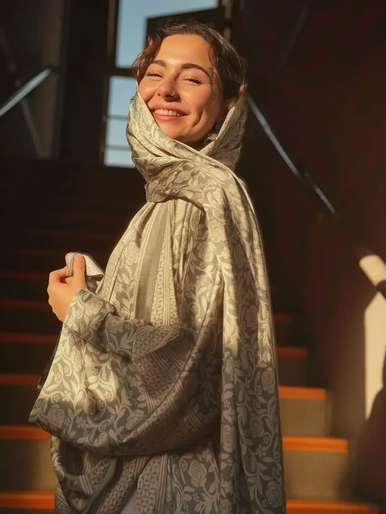 Hania Aamir Shares Hajj Pictures From Mina
