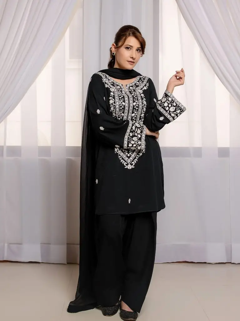 Pakistani Celebrities With Strict Parents