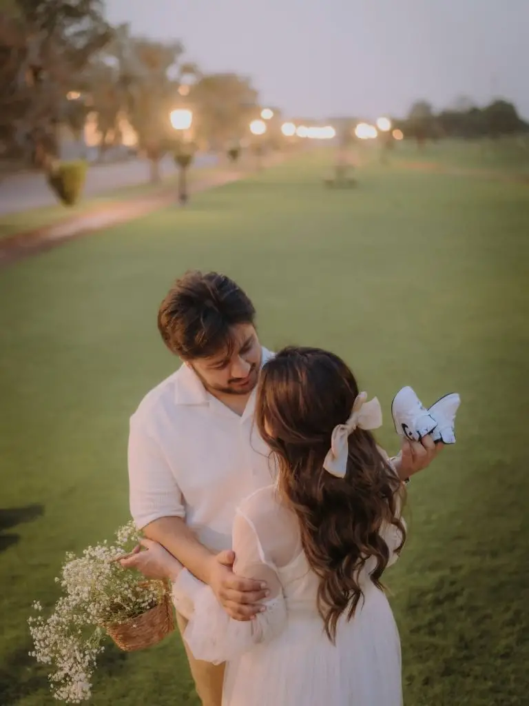 Iqra Kanwal & Areeb Pervaiz Announce First Pregnancy