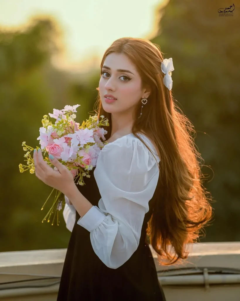 Jannat Mirza and Her Family Embark on the Sacred Hajj Journey