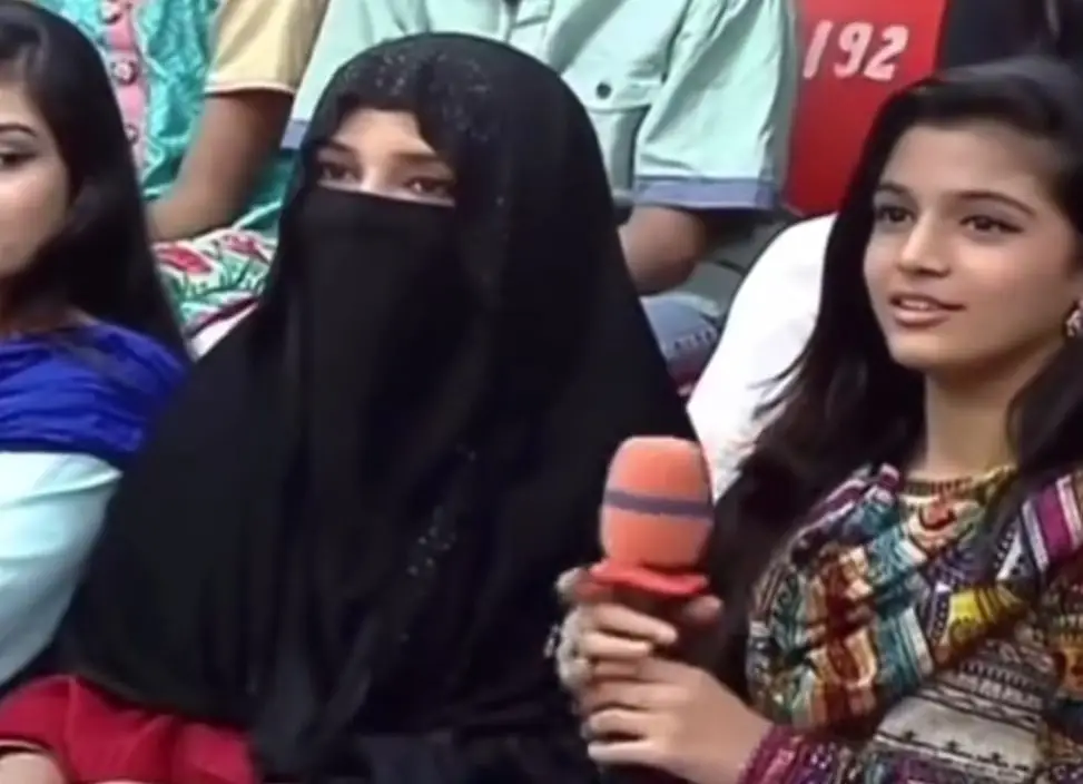 Laiba Khan & Emaan Khan Old Video Clip Gets Public Attention