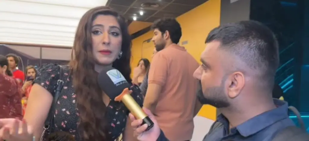 Love Guru Reviews by Pakistani Celebrities