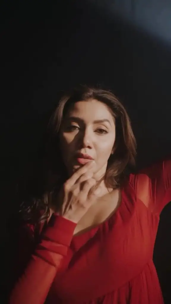 Mahira Khan’s Classical Dance On Toot Gaya