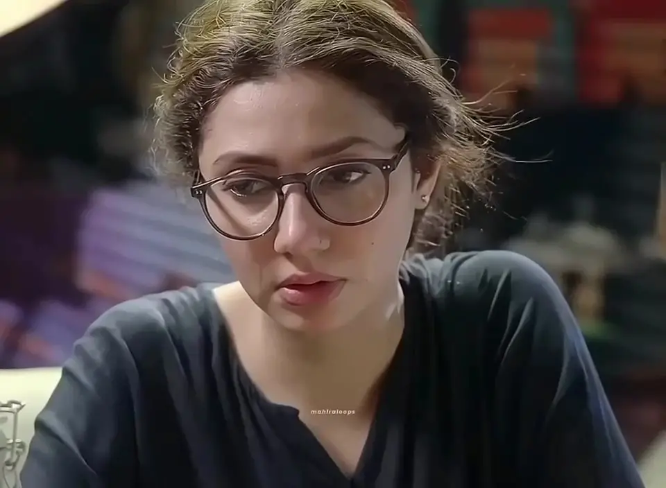 Mahira Khan Celebrates Debut Anniversary With Memorable Throwbacks