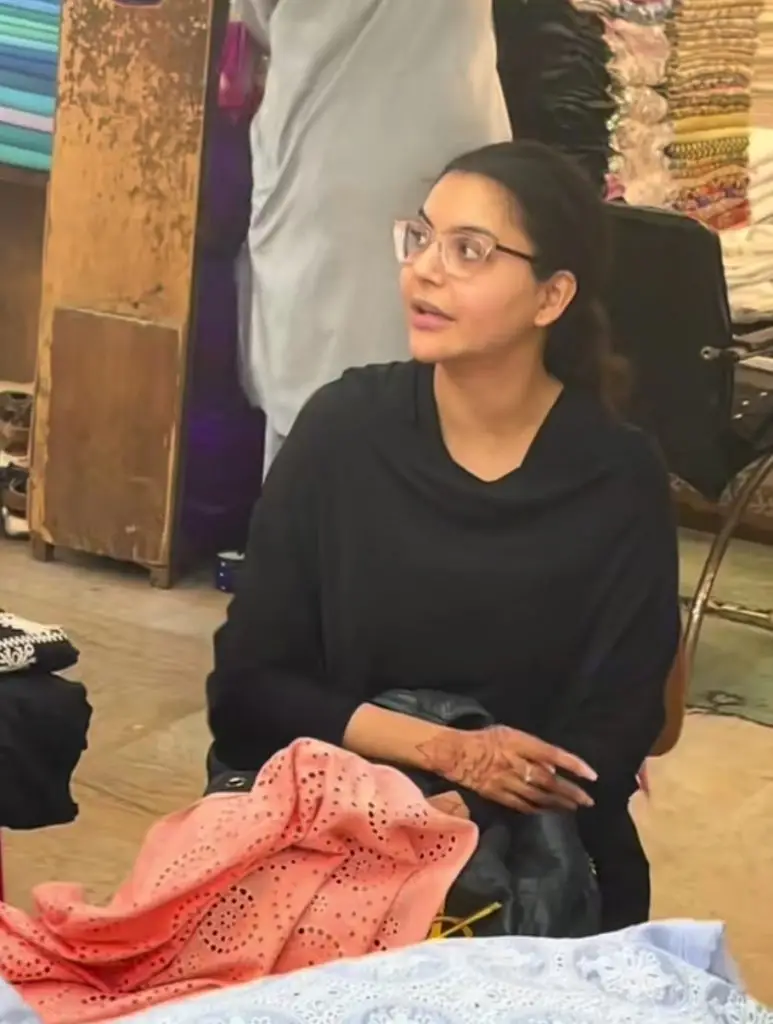 Nida Yasir Spotted Without Make Up – Fans React