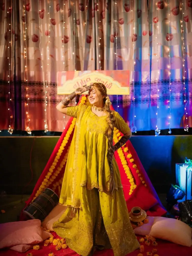 Rabeeca Khan Shares Beautiful Pictures From Mehndi Application