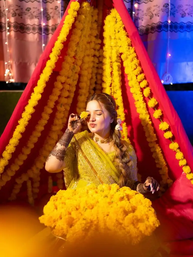 Rabeeca Khan Shares Beautiful Pictures From Mehndi Application