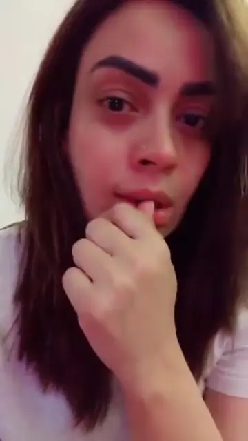 Sadia Imam Surprises Fans With Teary Video