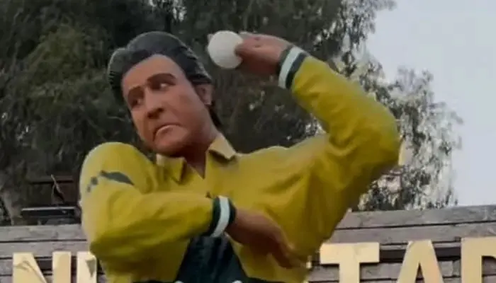Waseem Akram’s Statue In Hyderabad Stadium Under Discussion