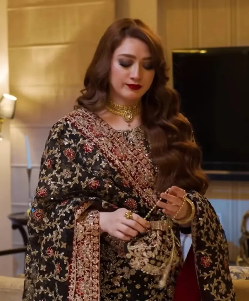 Do Kinaray – Momina Iqbal’s Styling As Dureshehwar The Ultimate Winner