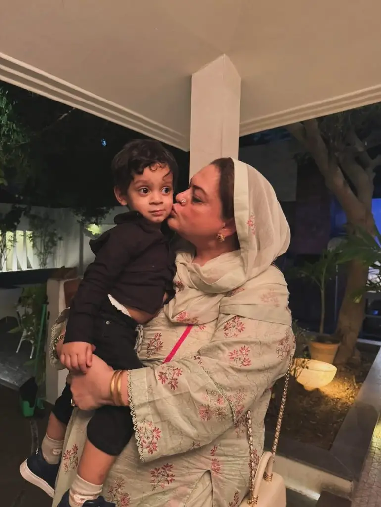 Aiman Khan & Minal Khan Family Celebrate Their Mother’s Birthday