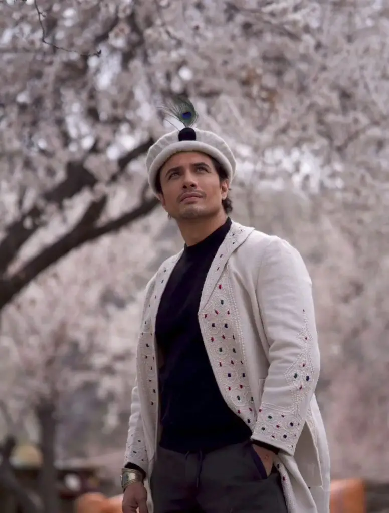 Ali Zafar’s Beautiful Pictures with Wife from UK