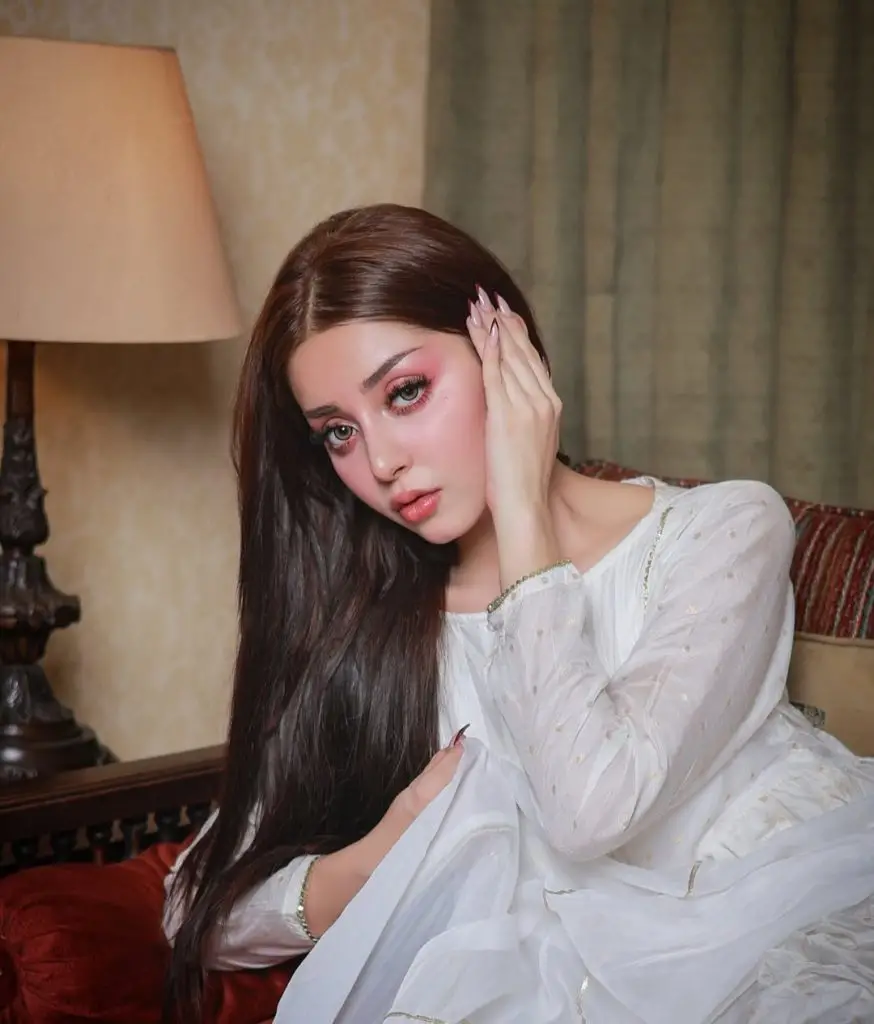 Alizeh Shah Reveals Minsa Malik is Threatening Her