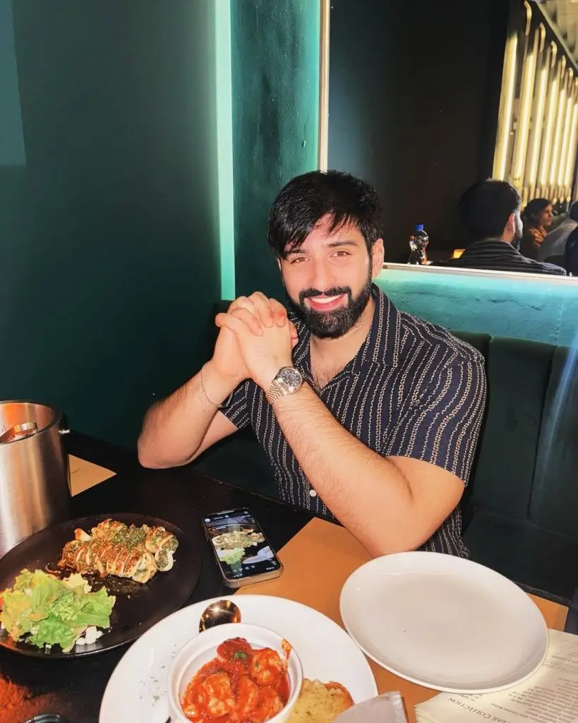 Muneeb Butt’s Praise for Wife Gets Fans’ Appreciation