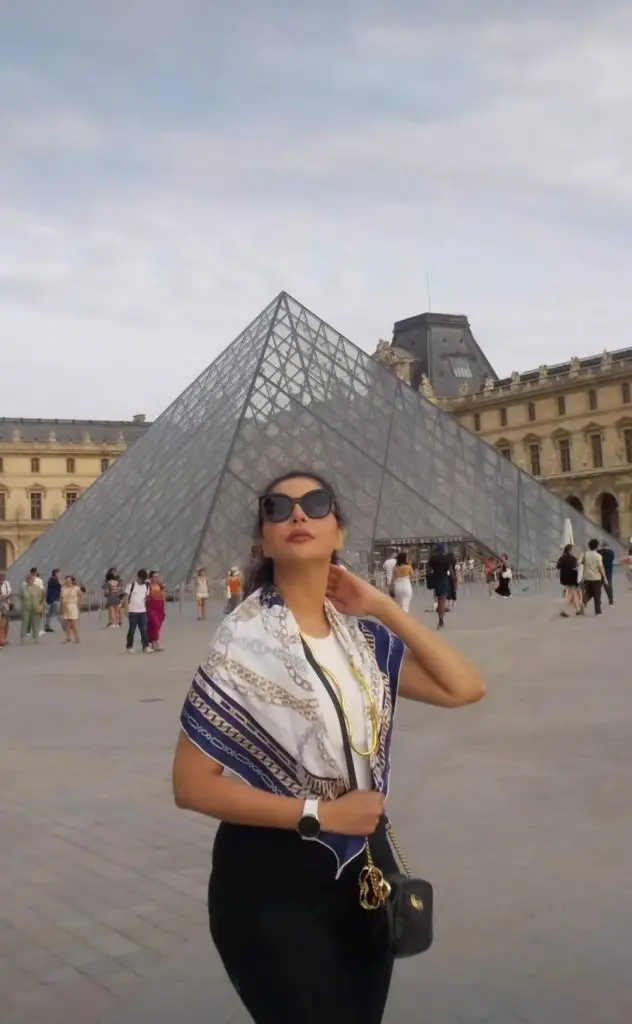 Nida Yasir Family Trip from Paris