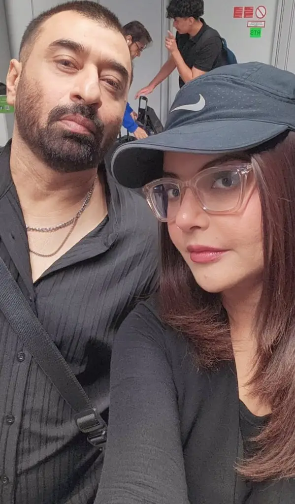 Nida Yasir Family Trip from Paris